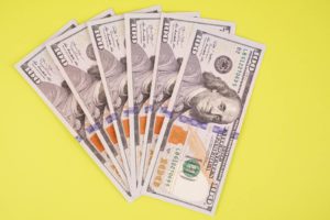 Six hundred us dollars cash